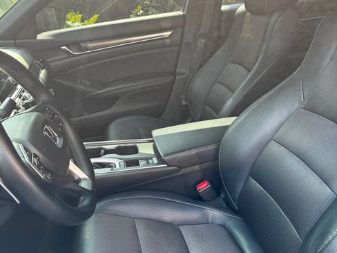 Used 2018 Honda Accord Sport image 6