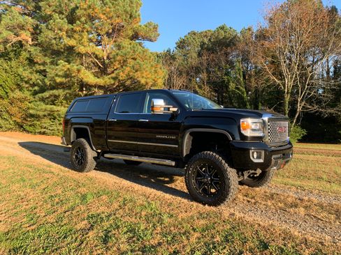 Used 2015 GMC Sierra 2500 Denali w/ Duramax Plus Package image 26