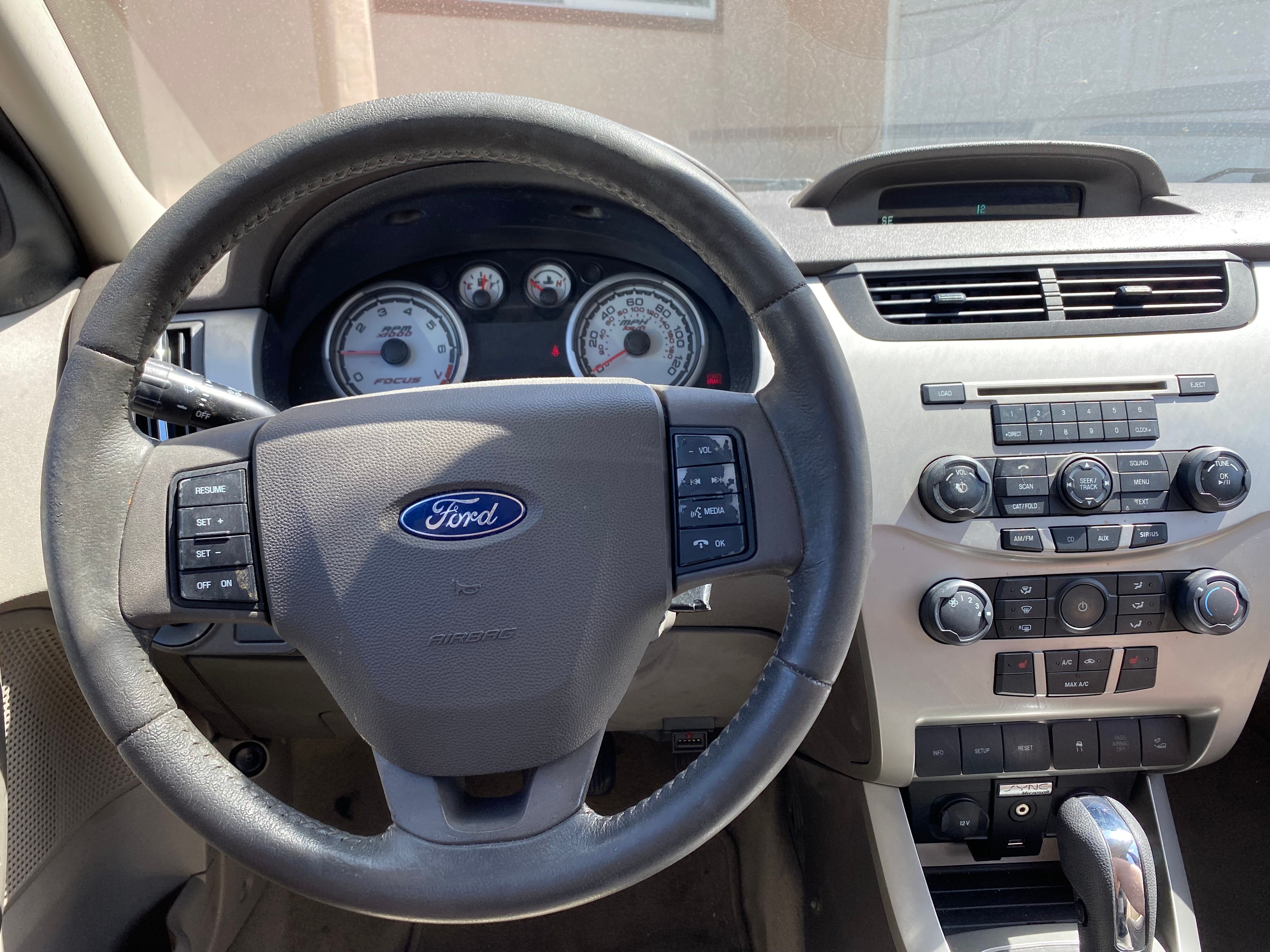 Used 2010 Ford Focus SEL FWD image 14
