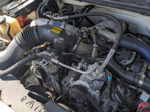 Used 2003 Chevrolet Silverado 3500 LT image 9