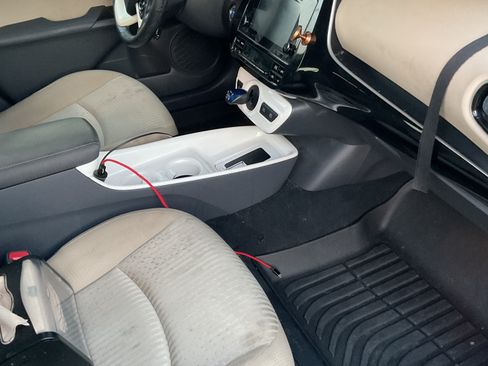 Used 2016 Toyota Prius Three FWD image 10