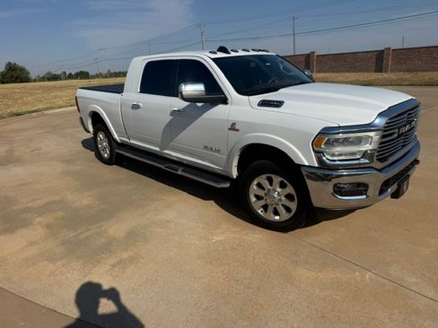 Used 2021 RAM 2500 Laramie AWD/4WD image 1