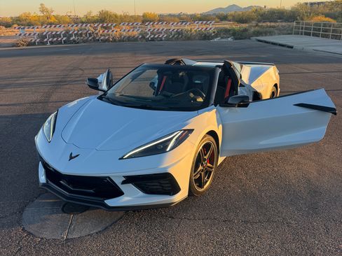 Used 2024 Chevrolet Corvette Stingray Convertible 2D image 19