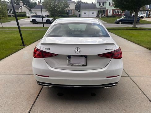 Used 2022 Mercedes-Benz C 300 4MATIC Sedan image 2