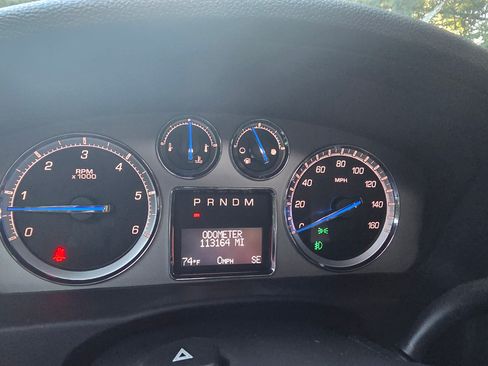 Used 2011 Cadillac Escalade Luxury image 26