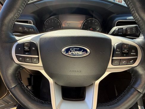 Used 2022 Ford Explorer XLT w/ Equipment Group 202A image 18