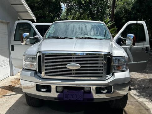 Used 2007 Ford F250 Lariat AWD/4WD image 2