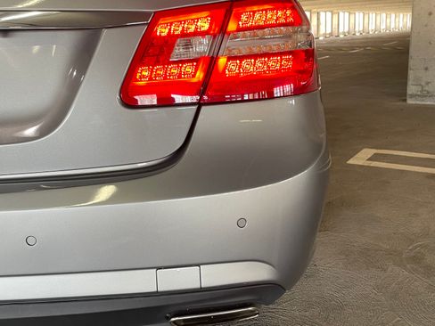 Used 2012 Mercedes-Benz E 550 4MATIC Sedan image 16