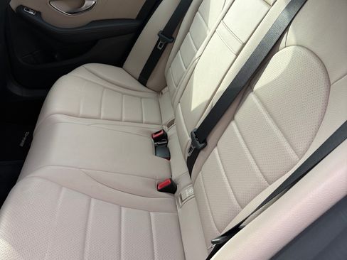 Used 2019 Mercedes-Benz C 300 4MATIC Sedan image 10