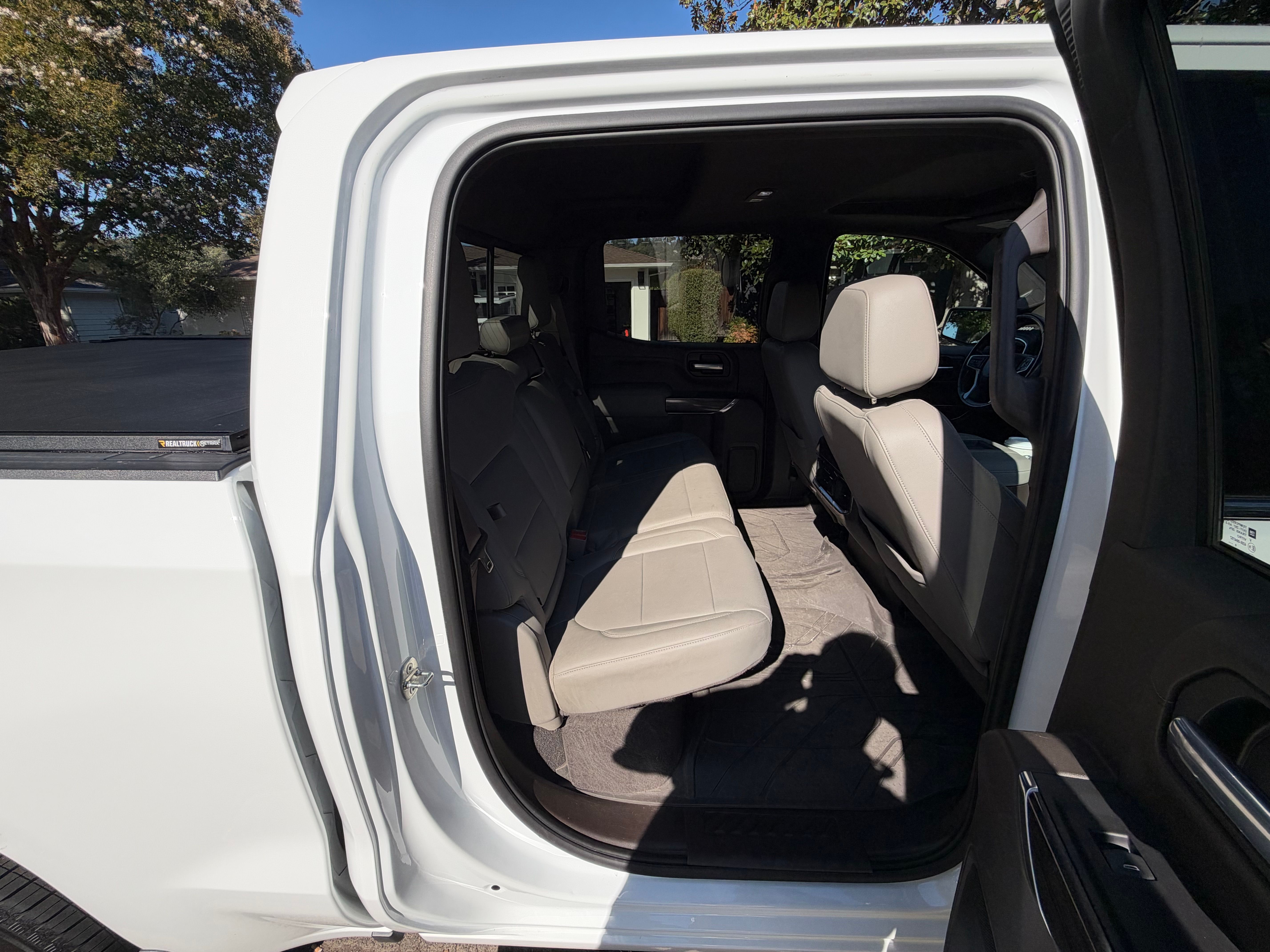 Used 2021 Chevrolet Silverado 1500 LTZ w/ LTZ Premium Package AWD/4WD image 18