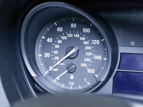 Used 2011 BMW Z4 sDrive35i image 18