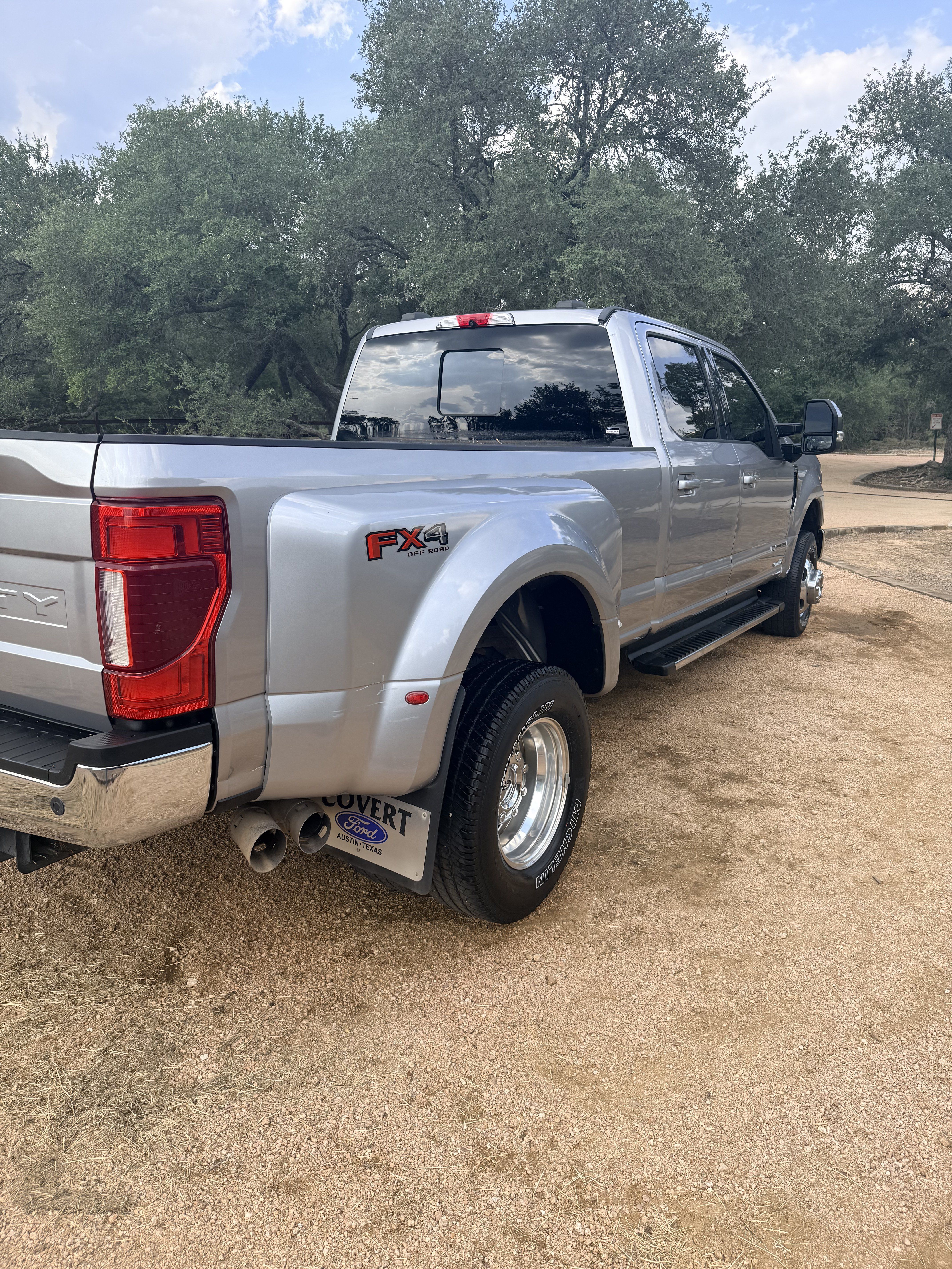 Used 2020 Ford F350 Lariat w/ Lariat Ultimate Package AWD/4WD image 20