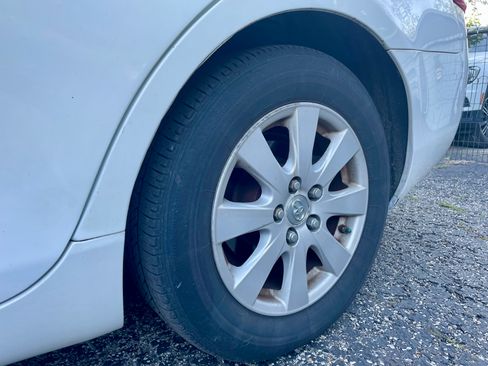 Used 2008 Toyota Camry Hybrid FWD image 18