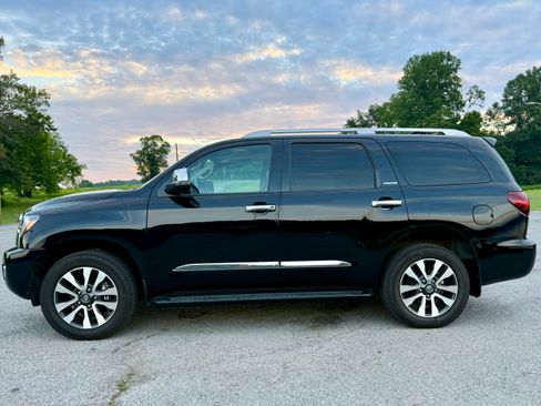 Used 2019 Toyota Sequoia Limited AWD/4WD image 5