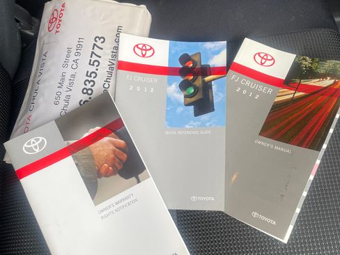 Used 2012 Toyota FJ Cruiser 4WD w/ Convenience Pkg image 23