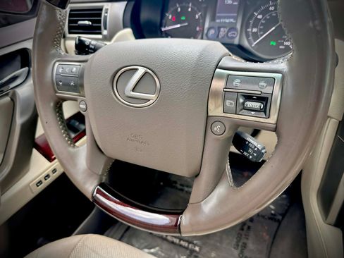 Used 2016 Lexus GX 460 w/ Premium Package AWD/4WD image 16