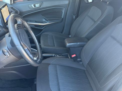 Used 2020 Ford EcoSport SE w/ SE Convenience Package image 6