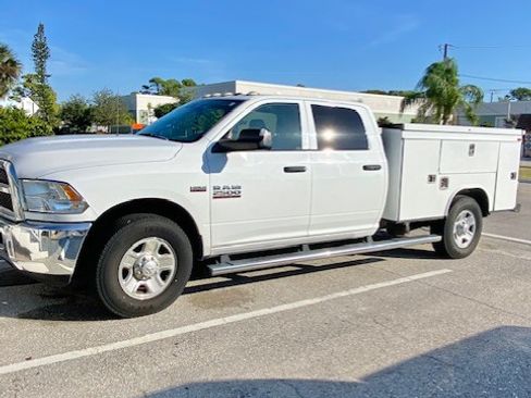 Used 2016 RAM 2500 Tradesman w/ Chrome Appearance Group image 4