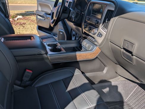 Used 2018 GMC Sierra 2500 Denali w/ Duramax Plus Package image 2