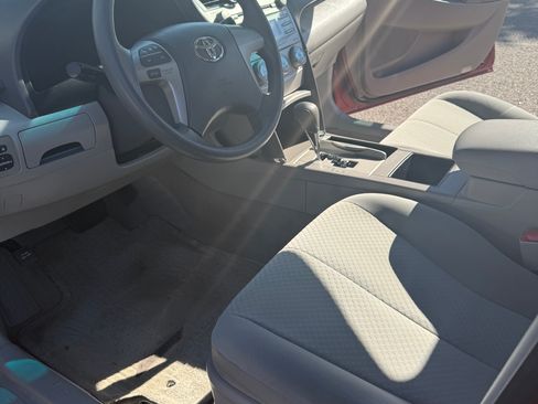 Used 2009 Toyota Camry LE image 9