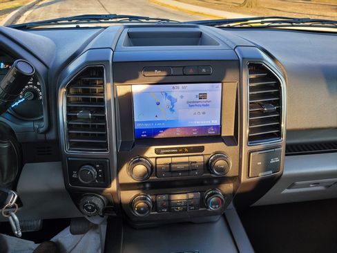 Used 2019 Ford F150 XLT w/ Equipment Group 302A Luxury image 25