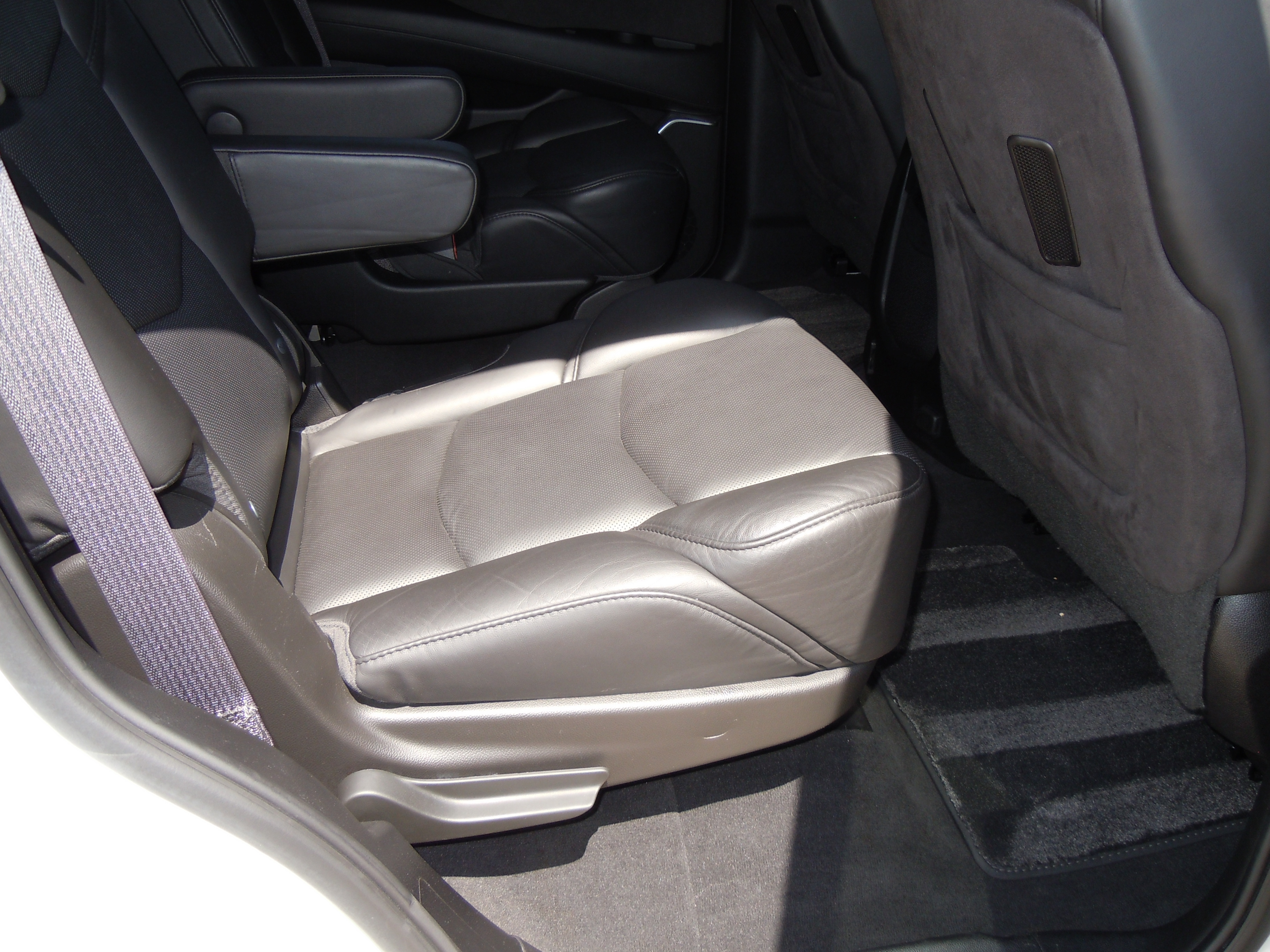Used 2017 Cadillac Escalade Platinum AWD/4WD image 24