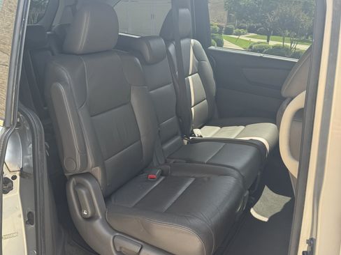 Used 2013 Honda Odyssey Touring Elite image 11