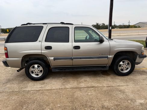 Used 2002 Chevrolet Tahoe LS image 8