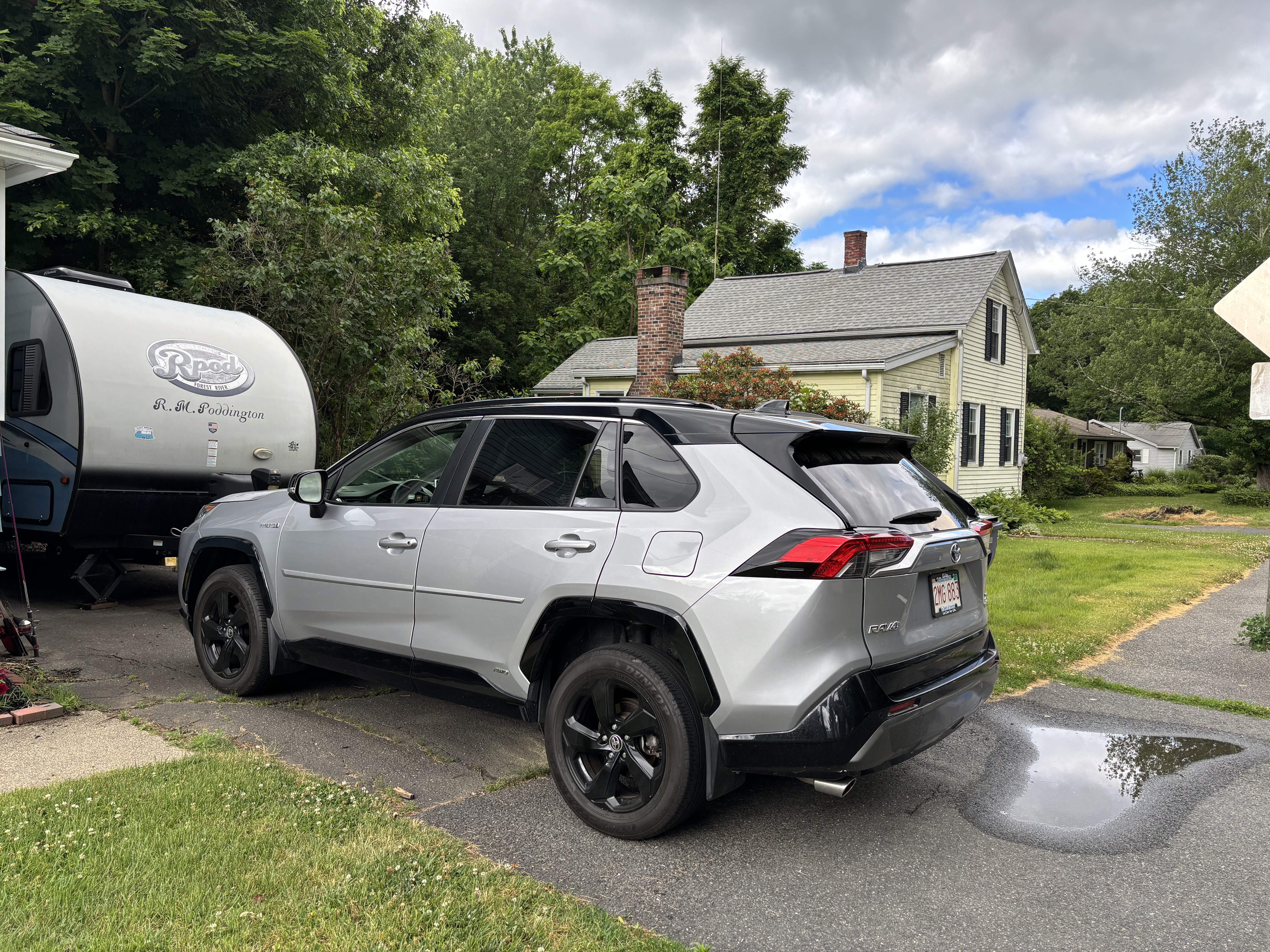 Used 2020 Toyota RAV4 XSE AWD/4WD image 2