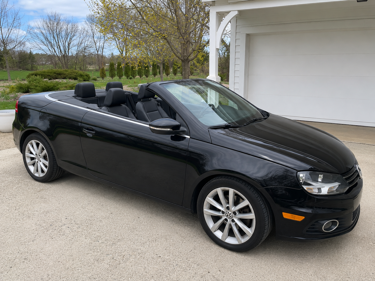 Used 2013 Volkswagen Eos Komfort FWD image 1