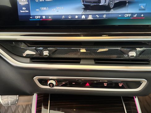 Used 2025 BMW X5 xDrive50e w/ Executive Package image 9