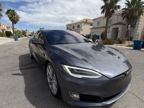 Used 2020 Tesla Model S Performance AWD/4WD image 2