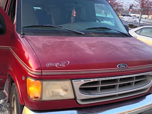 Used 1999 Ford E-150 and Econoline 150 image 5