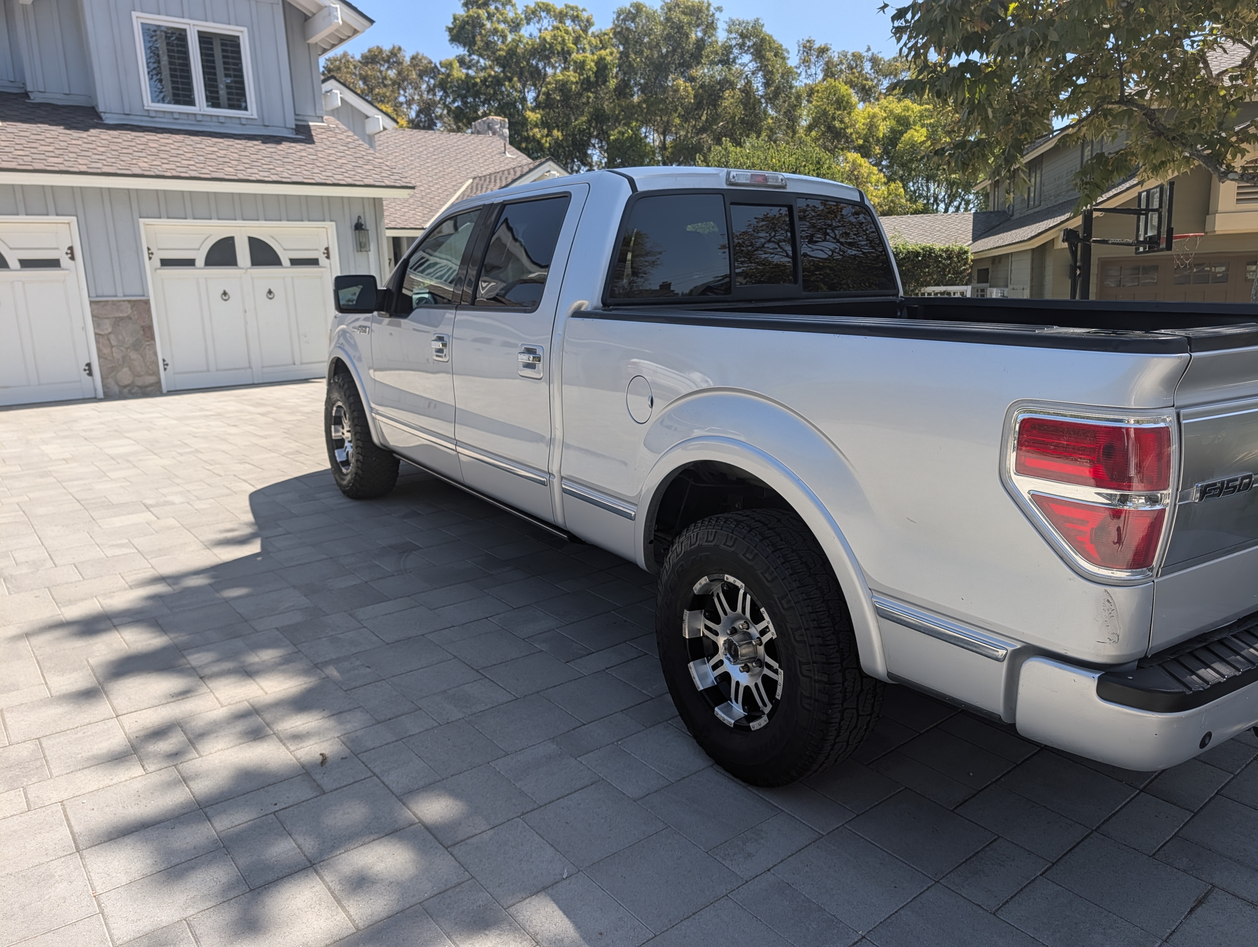 Used 2010 Ford F150 Platinum RWD image 16