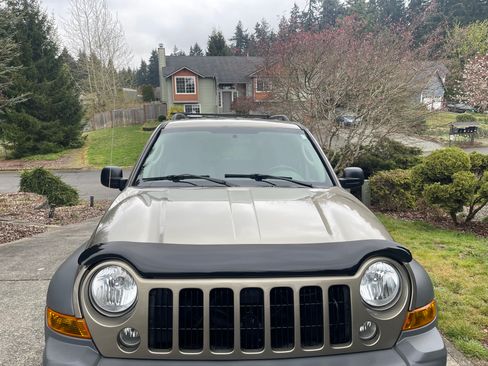 Used 2006 Jeep Liberty Sport image 1