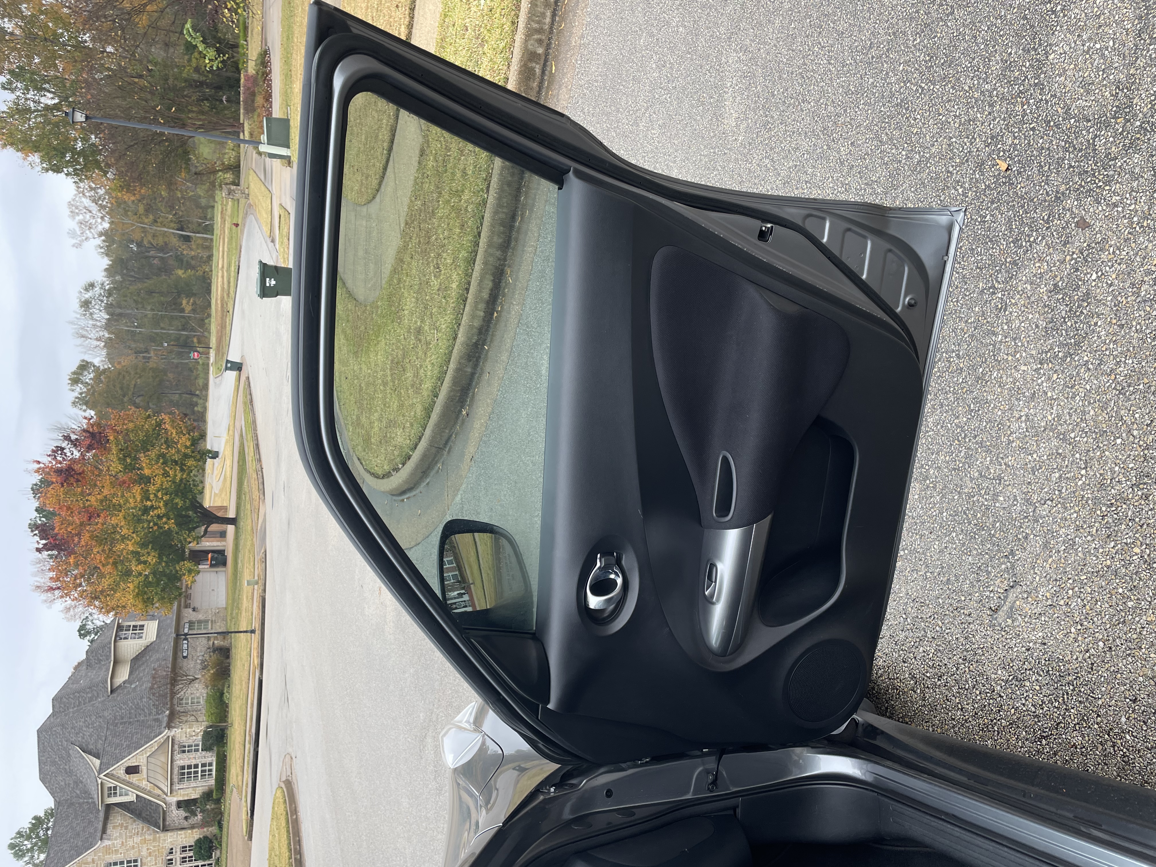 Used 2016 Nissan Juke S FWD image 23