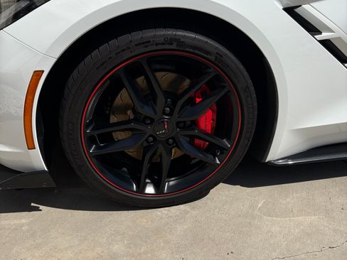 Used 2017 Chevrolet Corvette Stingray Coupe RWD image 8