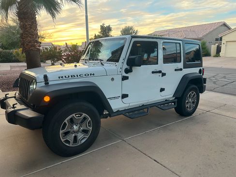 Used 2016 Jeep Wrangler Unlimited Rubicon w/ Connectivity Group image 2