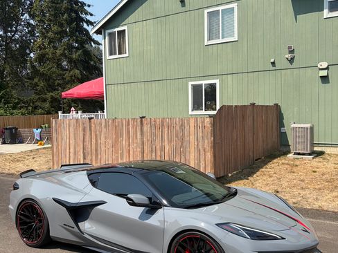 Used 2025 Chevrolet Corvette Z06 RWD image 1