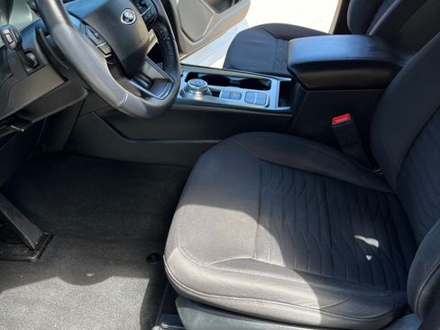 Used 2020 Ford Explorer XLT image 14