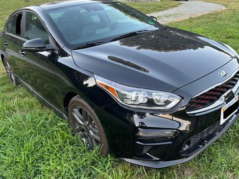 Used 2021 Kia Forte GT-Line w/ GT-Line Premium Package FWD image 2
