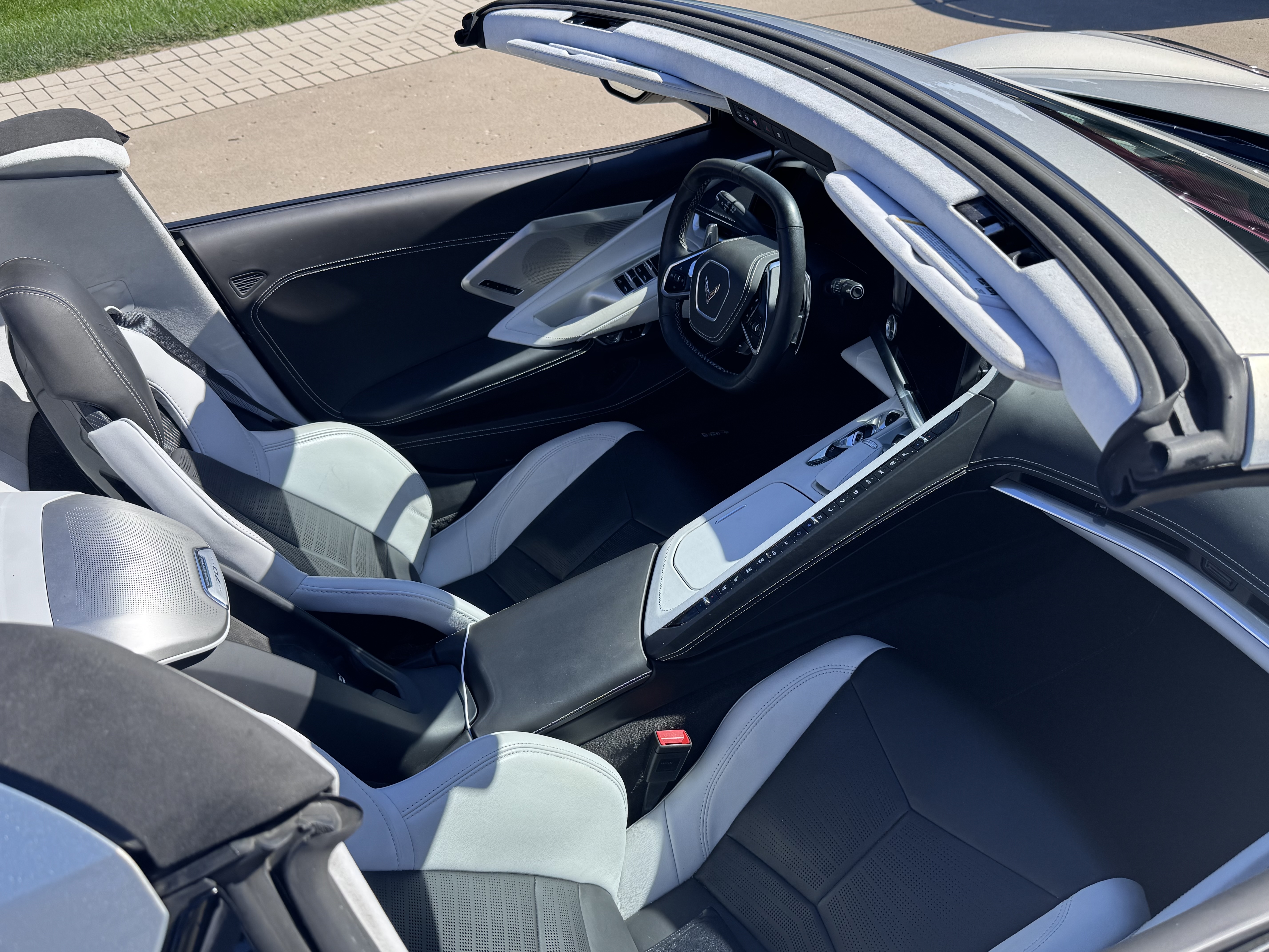 Used 2023 Chevrolet Corvette Stingray Premium Conv w/ Z51 Performance Package RWD image 6