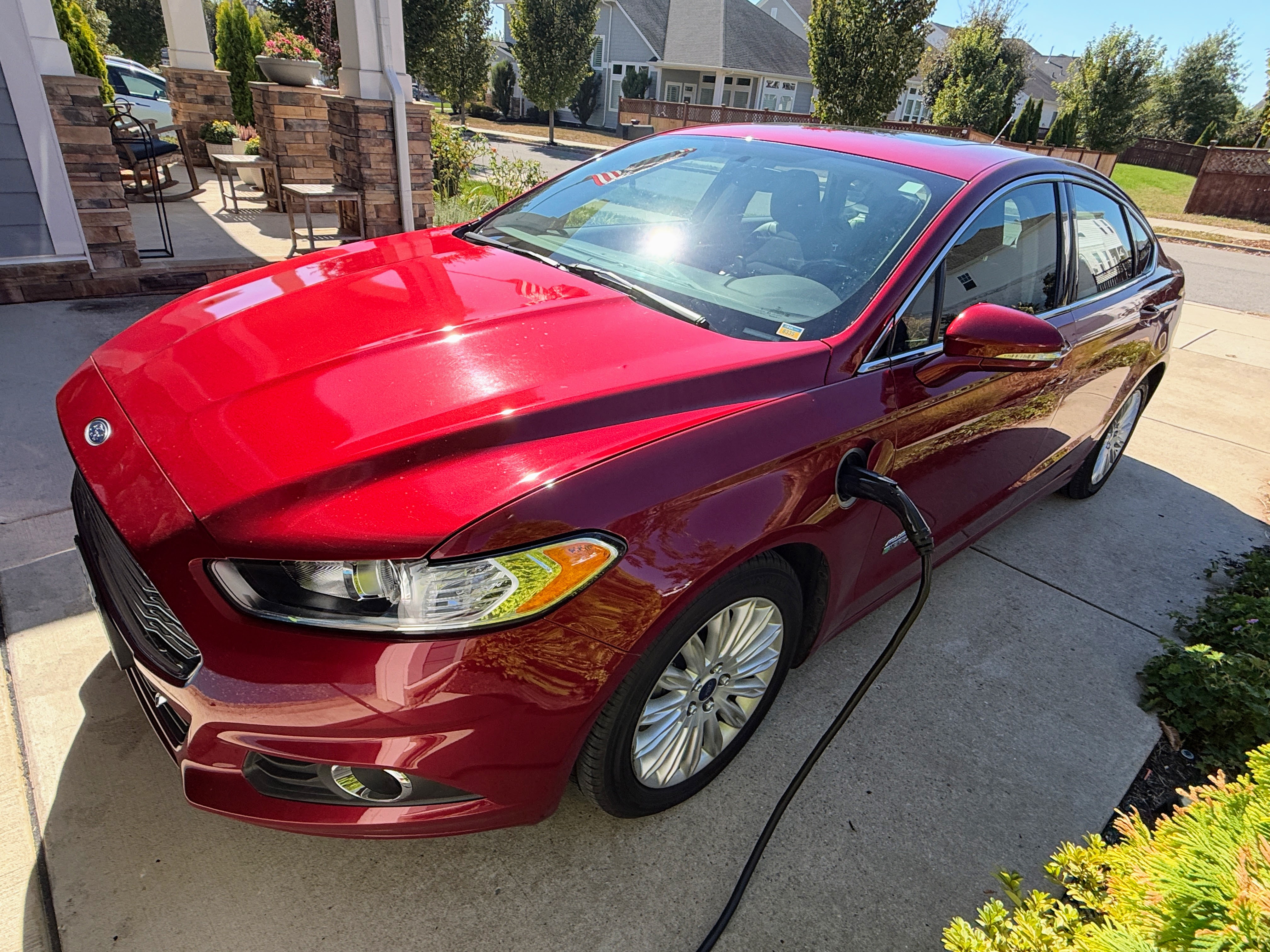 Used 2015 Ford Fusion Energi SE FWD image 2