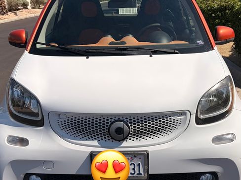 Used 2017 smart fortwo passion RWD image 15