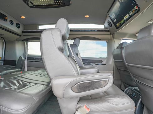 Used 2020 Ford Transit 150 Low Roof AWD w/ Exterior Upgrade Package image 10