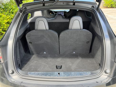 Used 2018 Tesla Model X 75D image 9