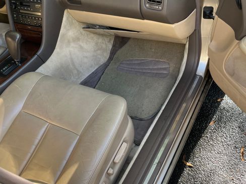 Used 1994 Lexus LS 400 RWD image 2