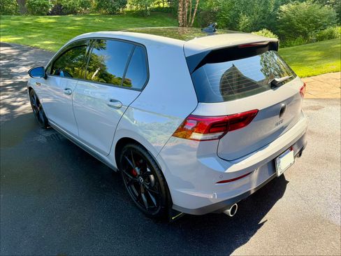 Used 2024 Volkswagen GTI SE FWD image 4