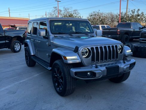 Used 2021 Jeep Wrangler Unlimited Sahara image 5