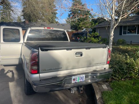 Used 2005 Chevrolet Silverado 1500 4x4 Extended Cab w/ Safe And Sound Package image 2